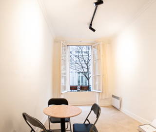 Bureau privé 40 m² 10 postes Location bureau Rue Pastourelle Paris 75003 - photo 1